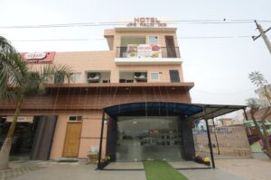 Hotel Building Hotel in Manesar